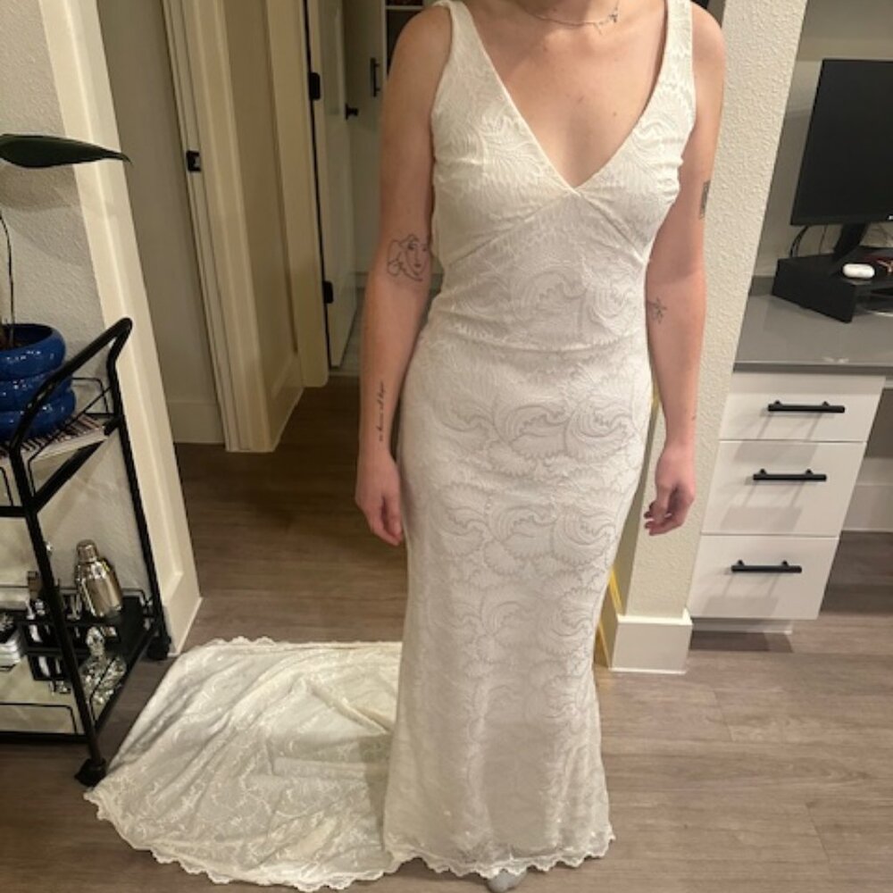 Grace Loves Lace- The River Wedding Gown